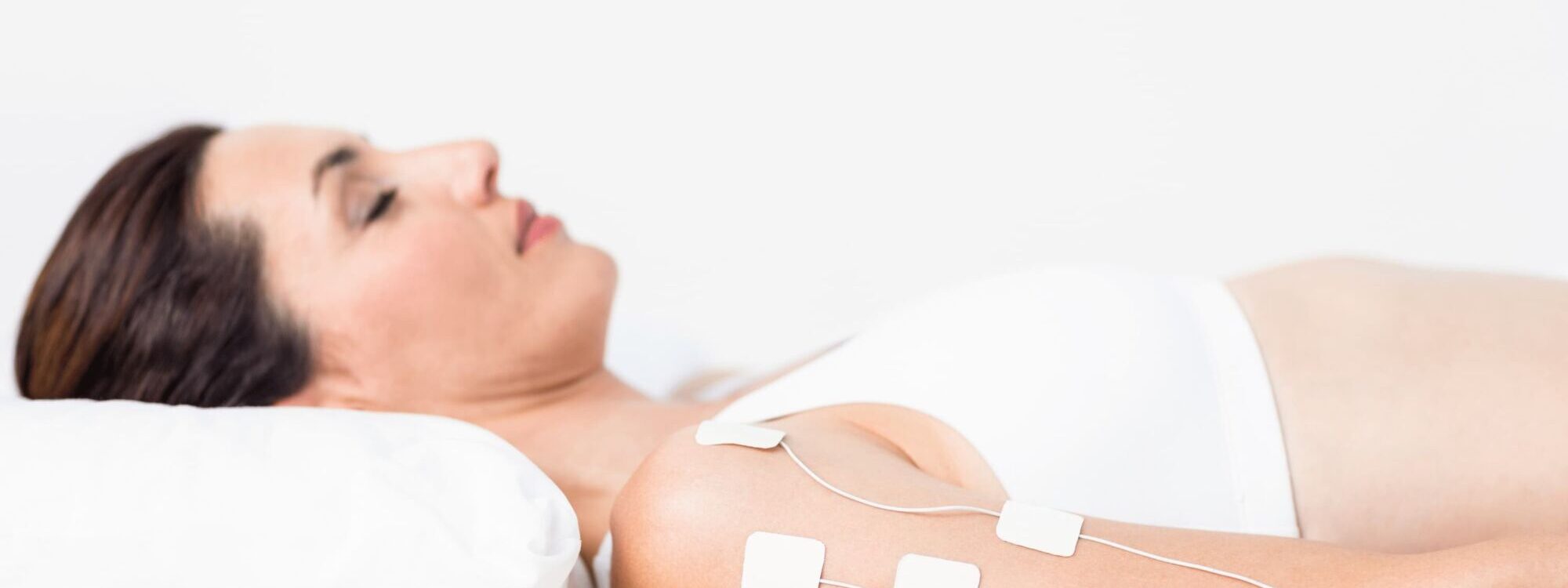 ADOBESTOCK_82095863 2000X750 | Centre Kalem Comment choisir un appareil d’électro-stimulation musculaire adapté à vos besoins ? Sélestat